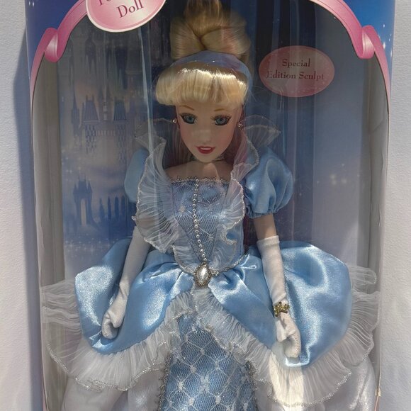 DISNEY Princess Cinderella, 2005 Special Edition. 15” Doll. Brass Key Keepsakes - Picture 2 of 11